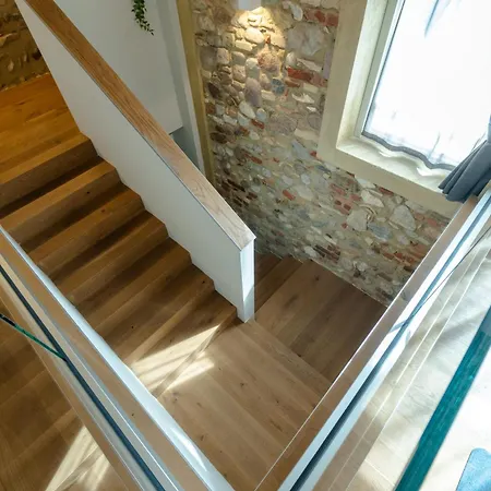 Loft Roby *